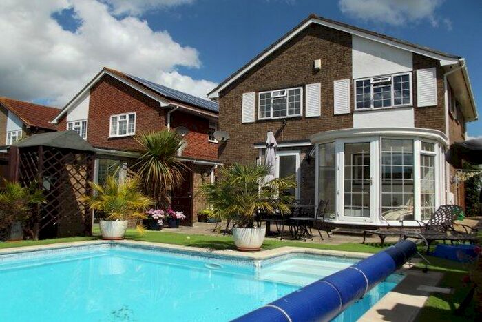 4 Bedroom Property To Rent In Falconer Drive, Poole, BH15