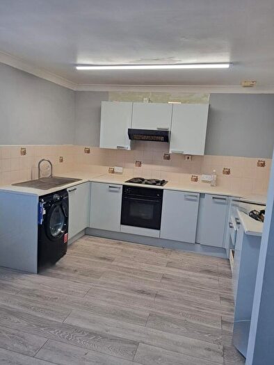 4 Bedroom Flat To Rent In Seaway Road, Paignton, TQ3
