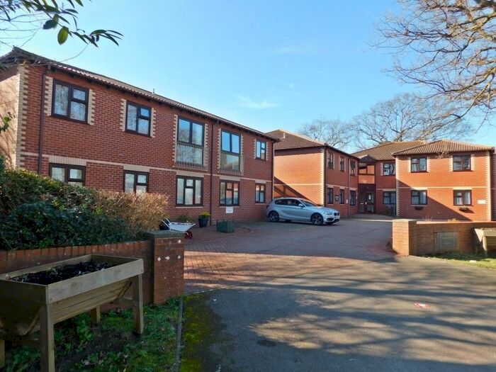 2 Bedroom Property For Sale In Gosport Road, Stubbington, PO14