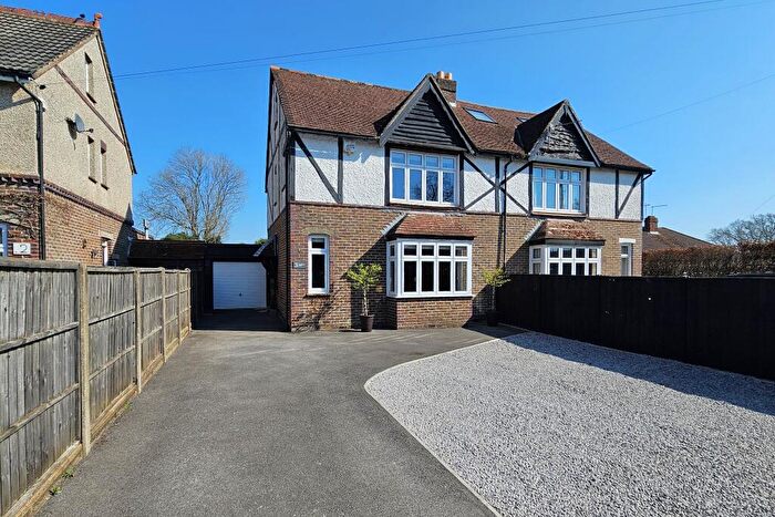 3 Bedroom Semi Detached House For Sale In Hambledon Road, Denmead, PO7
