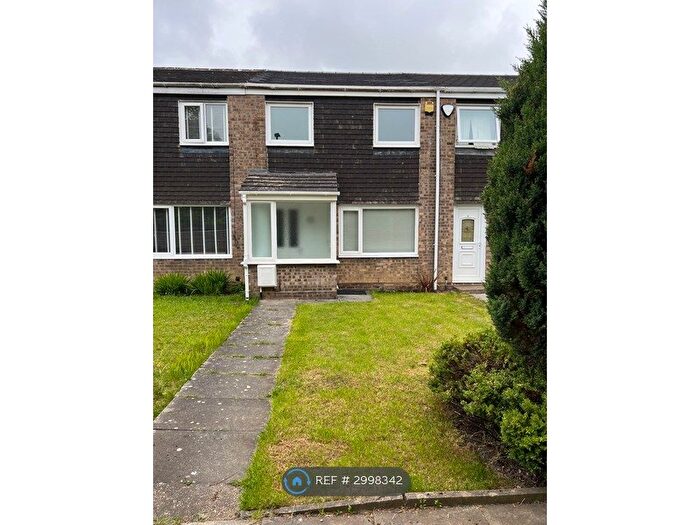3 Bedroom Terraced House To Rent In Clifton Court, Newcastle Upon Tyne, NE3