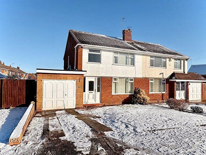 3 Bedroom Semi-Detached House For Sale In Dingle View, Sedgley, DY3