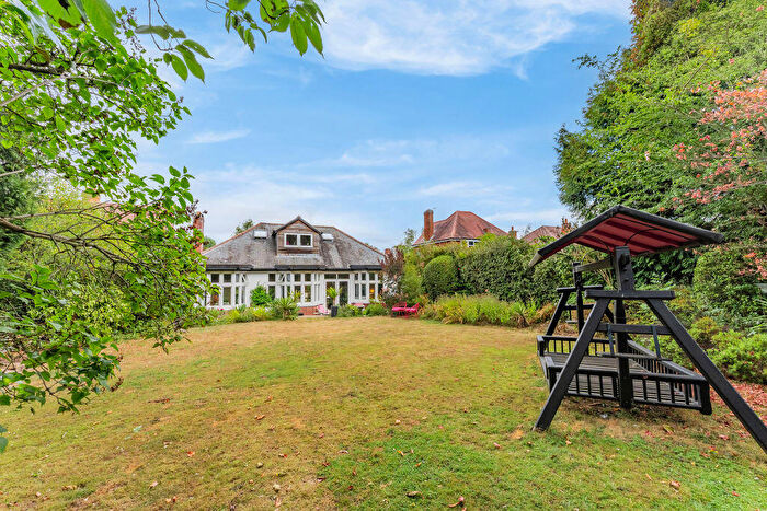 3 Bedroom Detached House For Sale In Meadowcourt Road, Oadby, LE2