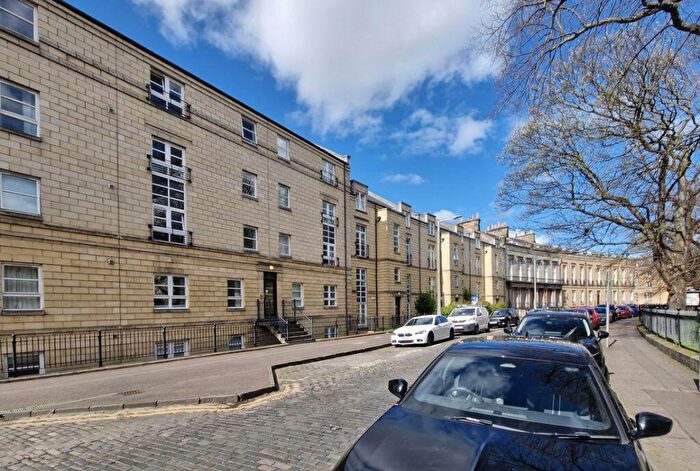 1 Bedroom Flat For Sale In / Hopetoun Crescent, Edinburgh, EH7