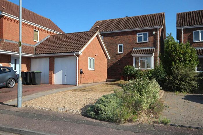 3 Bedroom Detached House For Sale In Quenby Way, Bromham, Bedford, MK43