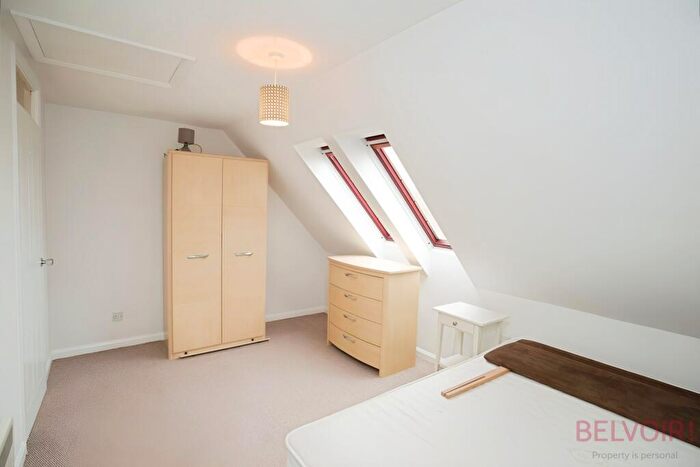 1 Bedroom Flat To Rent In Curlew Wharf, Castle Marina, Nottingham, NG7