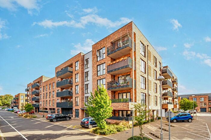2 Bedroom Flat For Sale In Reynard Way, Brentford, TW8