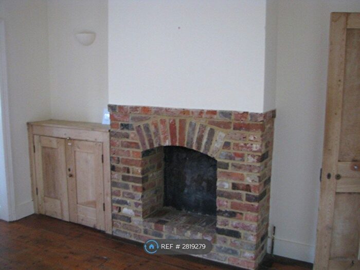 2 Bedroom Semi Detached House To Rent In Oakdene Road, Guildford, GU3