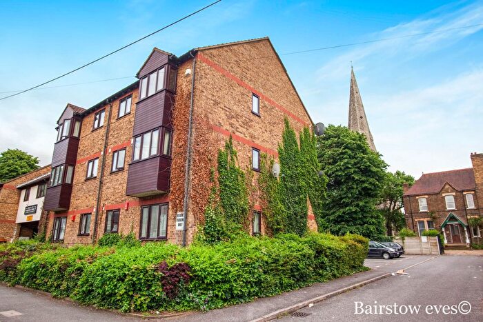 2 Bedroom Flat To Rent In Halstead Court, London, E17