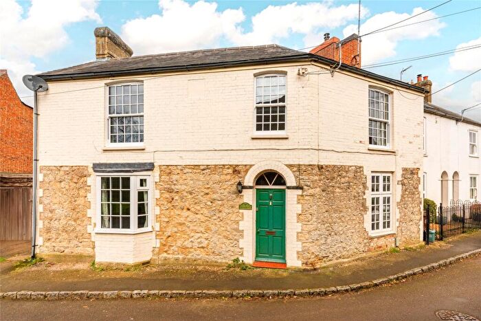 4 Bedroom Detached House For Sale In Upper Street, Tingewick, Buckinghamshire, MK18