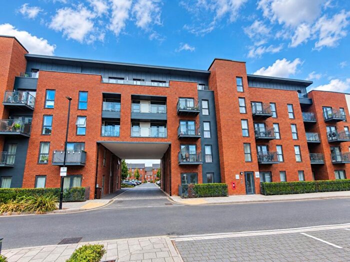 2 Bedroom Flat For Sale In John Thornycroft Road, Southampton, SO19