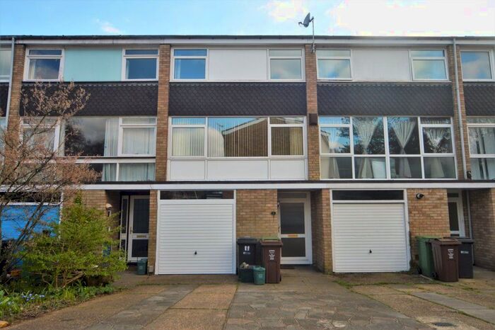 4 Bedroom Property To Rent In Beaumont Avenue, St Albans, AL1