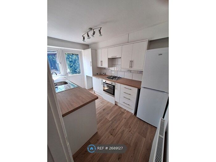 1 Bedroom Flat To Rent In Castleton Road, London, SE9