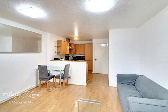 2 Bedroom Apartment To Rent In Rembrandt Close, London, E14