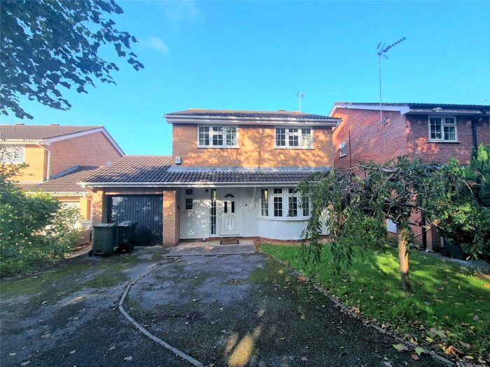 4 Bedroom Detached House To Rent In Crescent Road, Bristol, Somerset, BS16