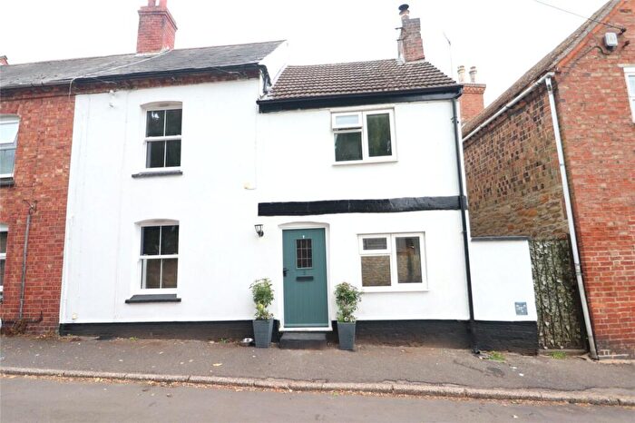 4 Bedroom End Of Terrace House For Sale In Nibbits Lane, Braunston, Northamptonshire, NN11