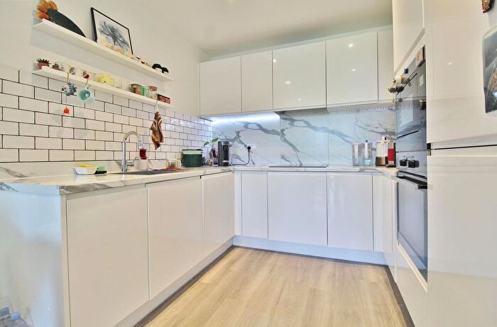 2 Bedroom Flat To Rent In Nurburg House, Frazer Nash Close, TW7