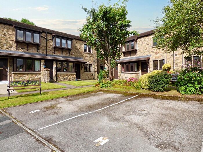 2 Bedroom Flat For Sale In Ground Floor Apartment. Ivy House Gardens, Gargrave, Skipton, BD23