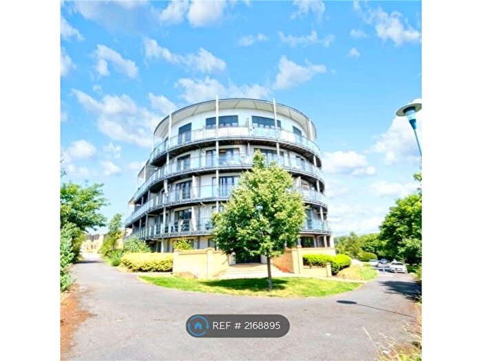 2 Bedroom Flat To Rent In Fieldfare Lane, Greenhithe, DA9