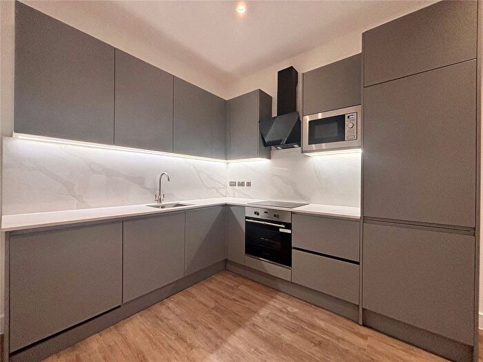 1 Bedroom Flat To Rent In Roop House, Fleet, Hampshire, GU51