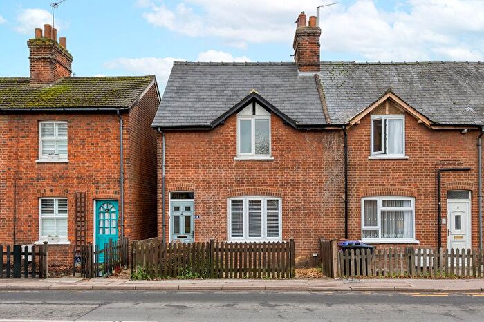 3 Bedroom Semi Detached House For Sale In Woolgrove Road, Hitchin, SG4