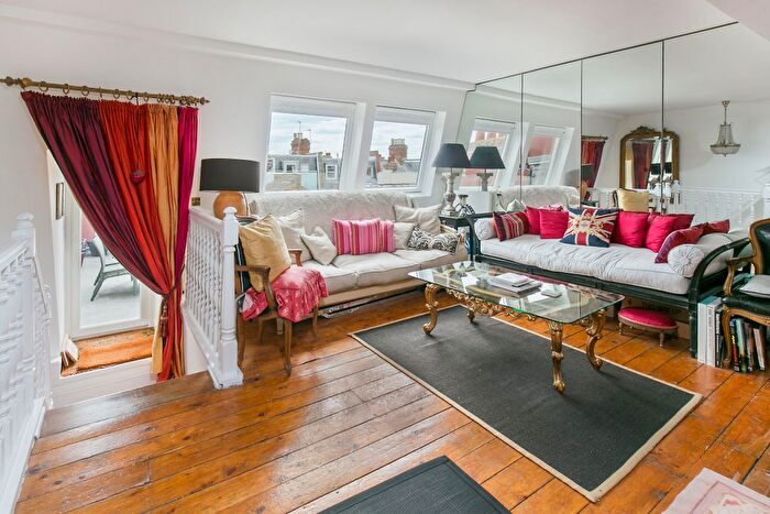 3 Bedroom Maisonette To Rent In Bronsart Road, London, SW6