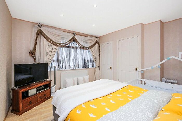 3 Bedroom Terraced House For Sale In Appleby Road, London, E16