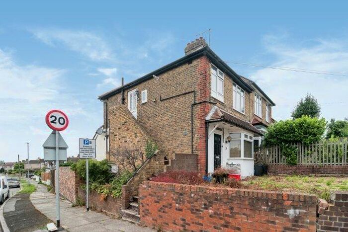 1 Bedroom Maisonette To Rent In Kavanaghs Road, Brentwood, CM14