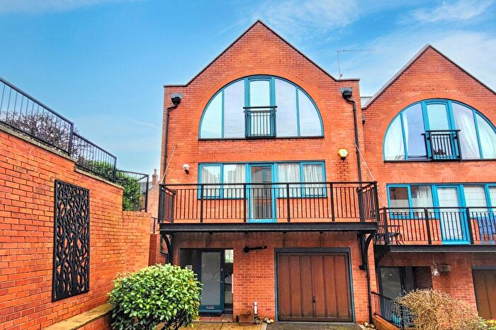 4 Bedroom Town House For Sale In Cordage Court, Lincoln, Lincolnshire, LN1