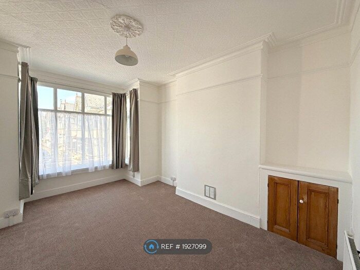 2 Bedroom Flat To Rent In Allendale Road, Plymouth, PL4