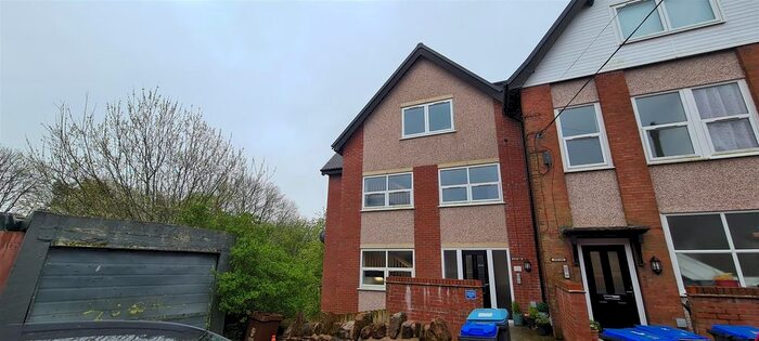 2 Bedroom Flat To Rent In Wood Street, Leek, ST13