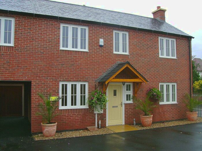 3 Bedroom Semi-Detached House To Rent In Ruddington Lane, Wilford, NG11