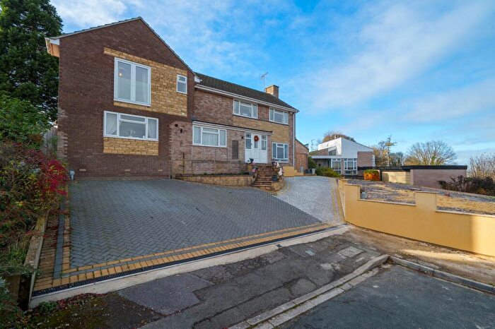 5 Bedroom Detached House For Sale In The Ridge, Blunsdon, SN26