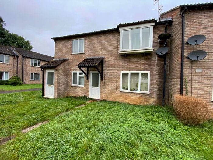 2 Bedroom Flat To Rent In York Close, Stoke Gifford, Bristol, BS34