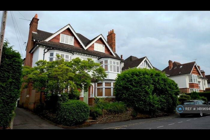 2 Bedroom Flat To Rent In Ennismore Avenue, Guildford, GU1