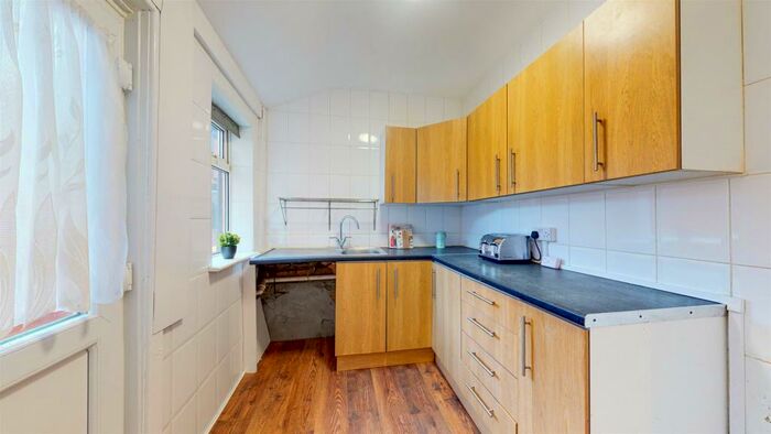 3 Bedroom Terraced House To Rent In Victoria Avenue, Leeds, LS9