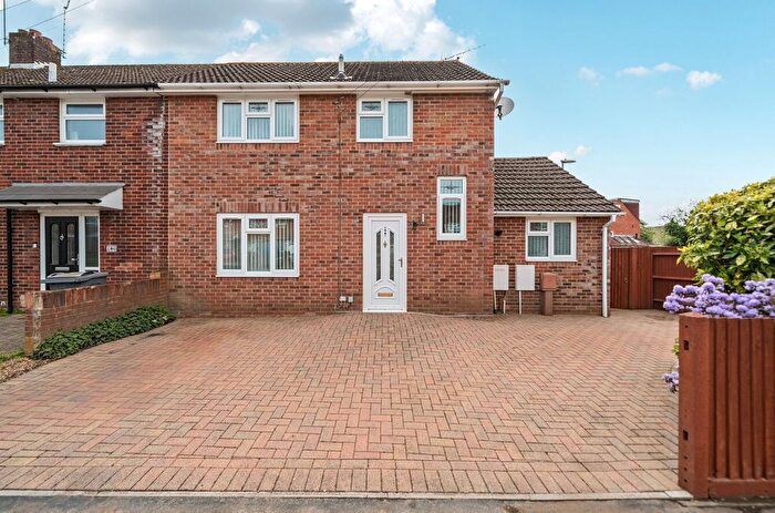 3 Bedroom End Terrace House For Sale In Parkhouse Farm Way, Havant, PO9
