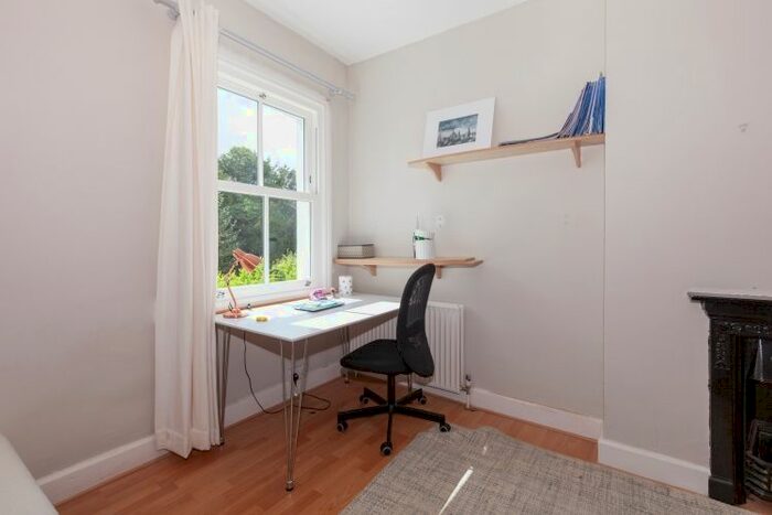 4 Bedroom Semi-Detached House To Rent In Ferry Road, Marston, OX3