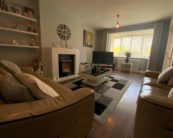 3 Bedroom Detached House For Sale In Woodcock Close, Birmingham, B31