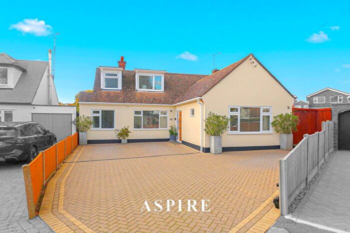 5 Bedroom Detached House For Sale In Video Presentation Inside - Nelson Close, Rayleigh, SS6