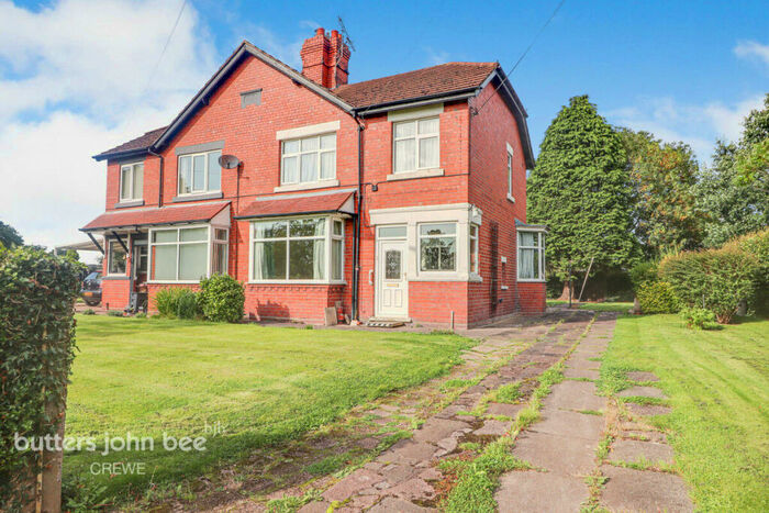 3 Bedroom Semi-Detached House For Sale In Groby Road, Crewe, CW1