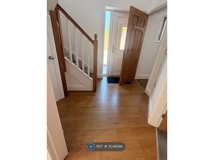 2 Bedroom Flat To Rent In Finkle Street, Cottingham, HU16