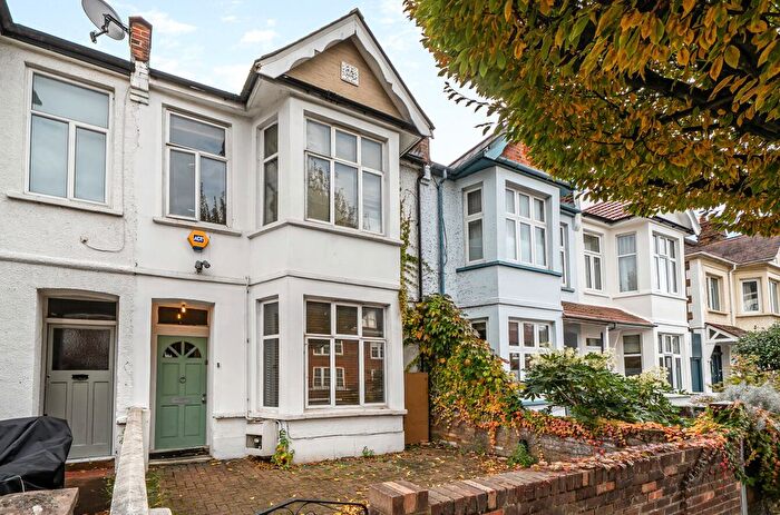 5 Bedroom Detached House For Sale In Aycliffe Road, London, W12
