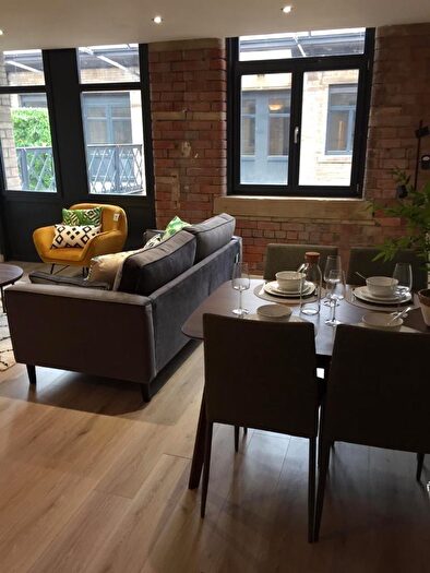 2 Bedroom Apartment To Rent In Cape Street, Bradford, West Yorkshire, BD1