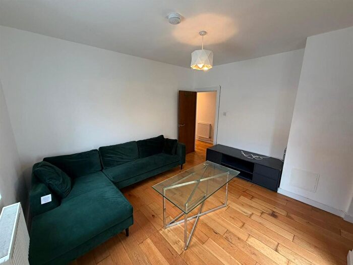 Studio To Rent In Webster Rd, Bermondsey, Southwark, SE16