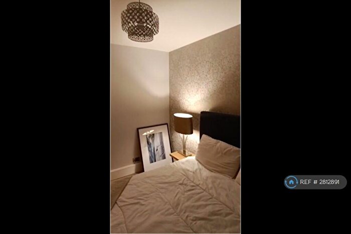 2 Bedroom Flat To Rent In Grasmere, London, NW1