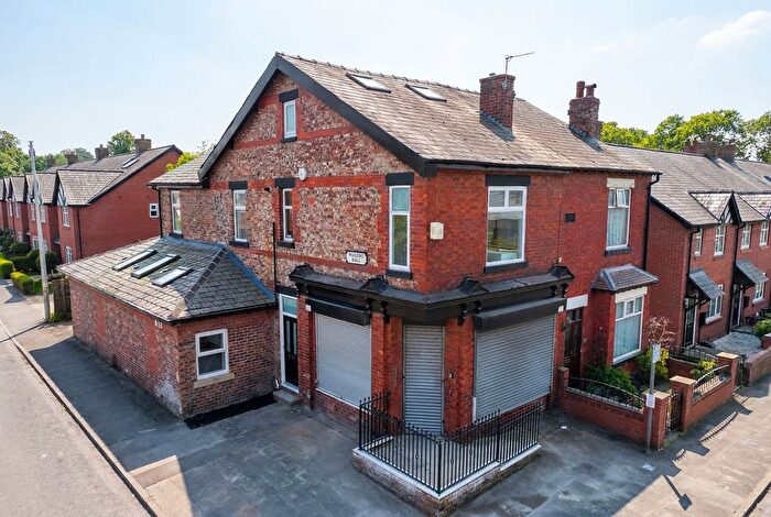 2 Bedroom Flat To Rent In Weldon Road, Altrincham, WA14