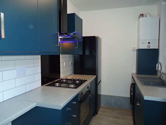 1 Bedroom Flat To Rent In Graham Mount, Burley, Leeds, LS4