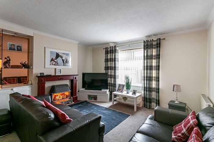 2 Bedroom Flat For Sale In Groathill Road North, Drylaw, Edinburgh, EH4
