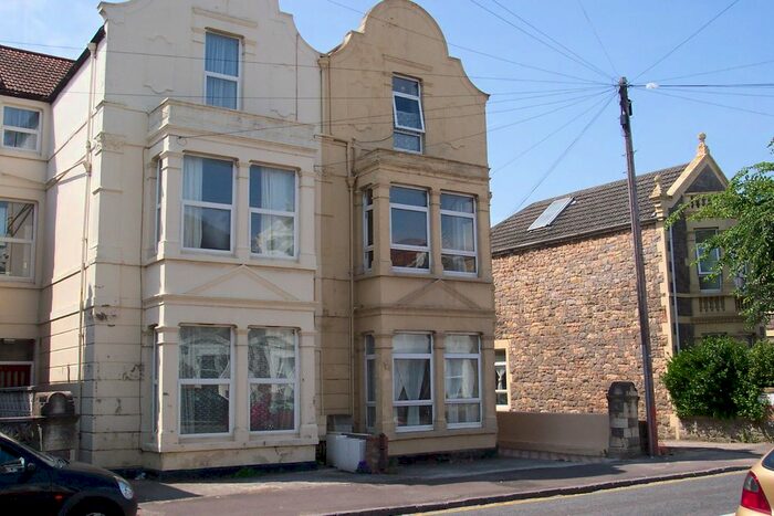 1 Bedroom Flat To Rent In Clevedon Road, Weston-Super-Mare, BS23